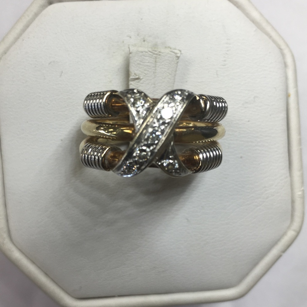 14K gold stamped round diamonds ring